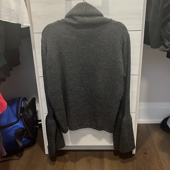 Pho Grey Turltleneck - Picture 2 of 2